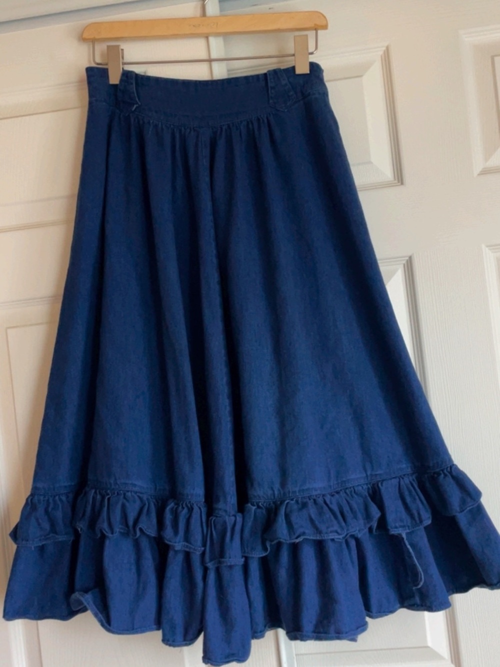VINTAGE Women's Navy Ruffle Hem Midi Skirt